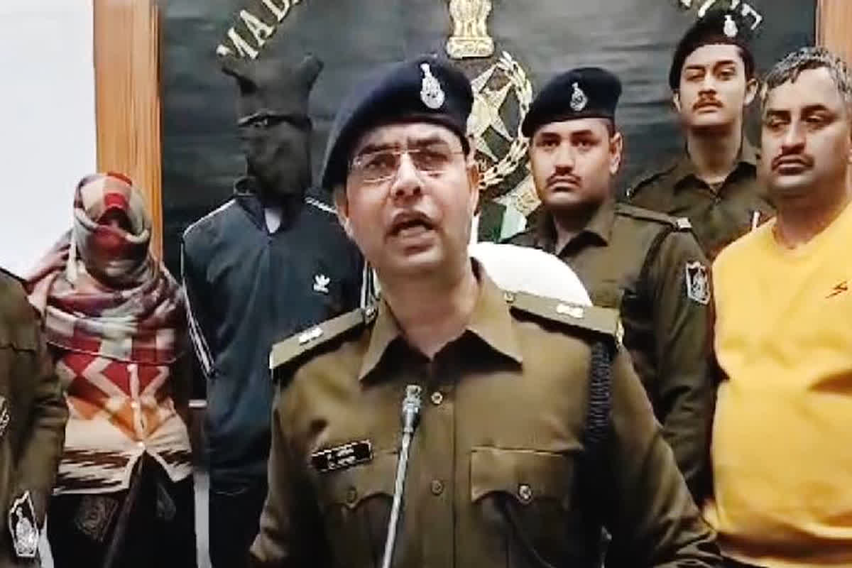 Morena Theft News: नौकरानी ने चोरी कर आशिक पर उड़ाए 20 लाख रुपए, मालिक के जाने के बाद प्रेमी के साथ करती थी ये काम