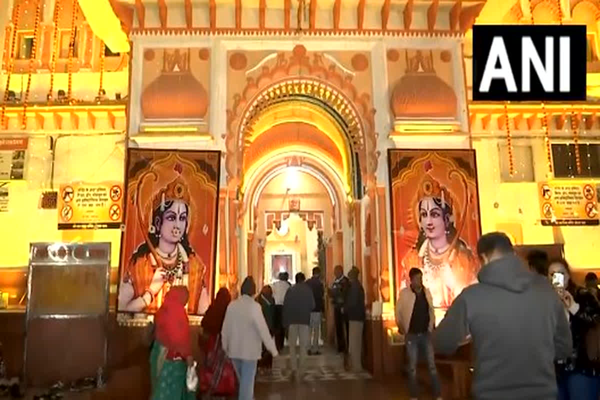 Ram Mandir Pran Pratishtha: प्राण प्रतिष्ठा से पहले रोशनी में नहाया ओरछा का रामराजा मंदिर, कृष्ण जन्मभूमि समेत इन जगहों पर भी चढ़ा भगवा रंग