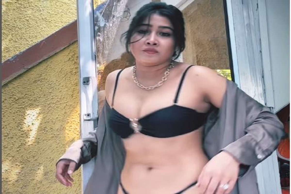 सोफिया अंसारी ने ब्लैक बिकिनी में शेयर किया सेक्सी वीडियो, डांस देख नाच उठेगा आपका मन