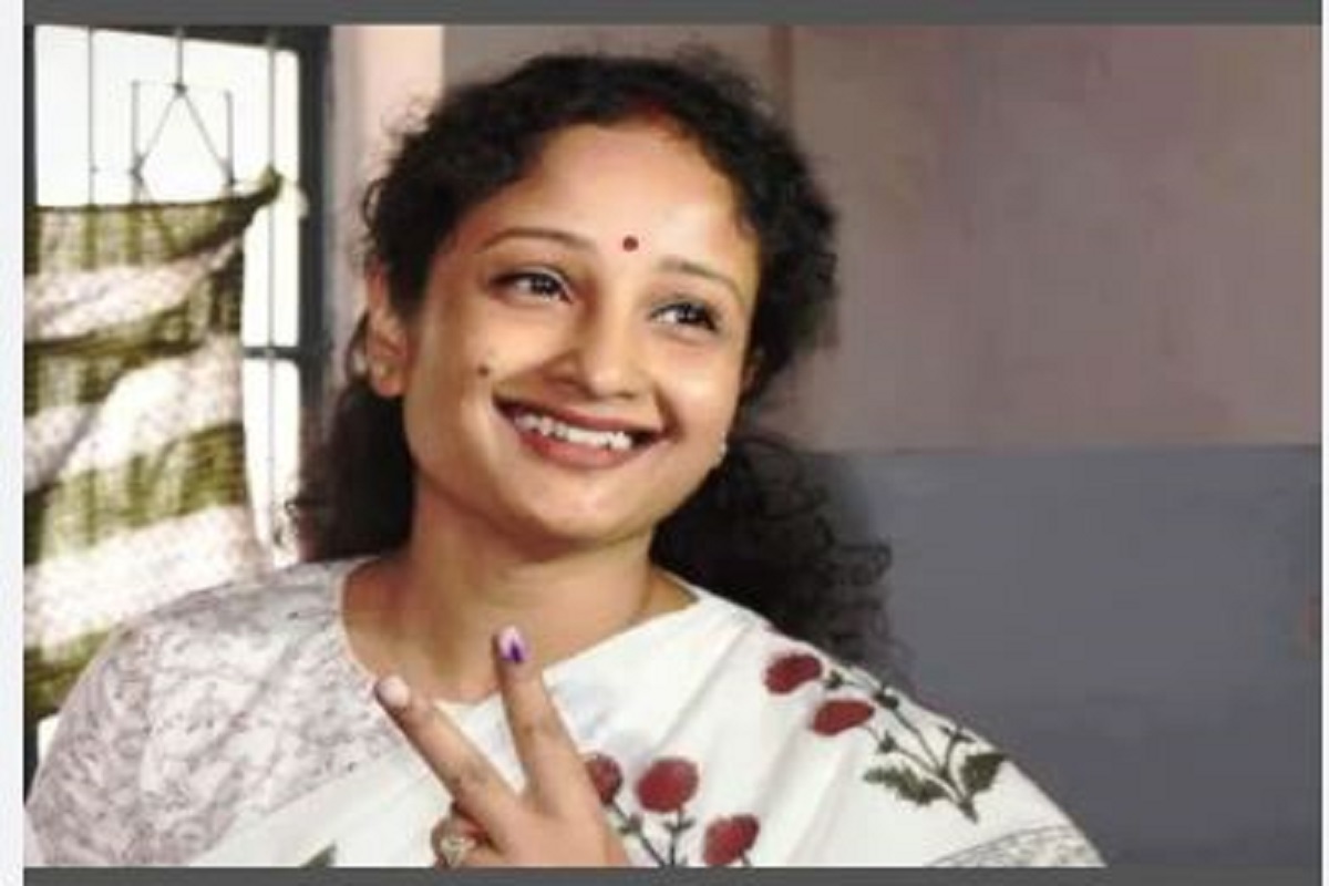 मुख्यमंत्री अपनी पत्नी को सौंपेगें राज्य की कमान? विधायक के इस्तीफे और ED के समन के बाद राज्य में बढ़ी राजनीतिक हलचल