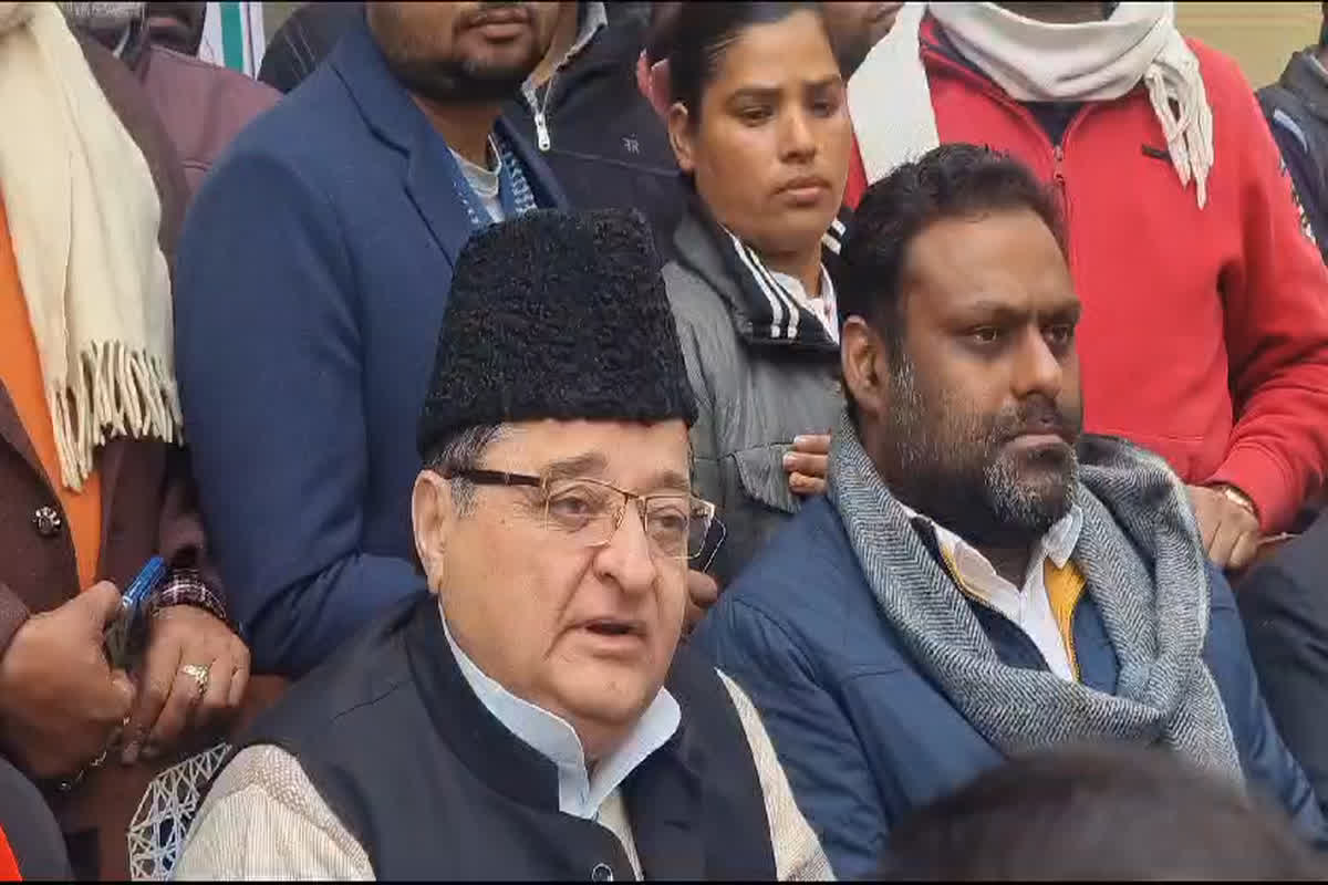 ‘राम मंदिर के प्राण प्रतिष्ठा का काम उसे करना चाहिए था जिसकी पत्नी हो’, ये क्या बोल गए सपा सांसद…