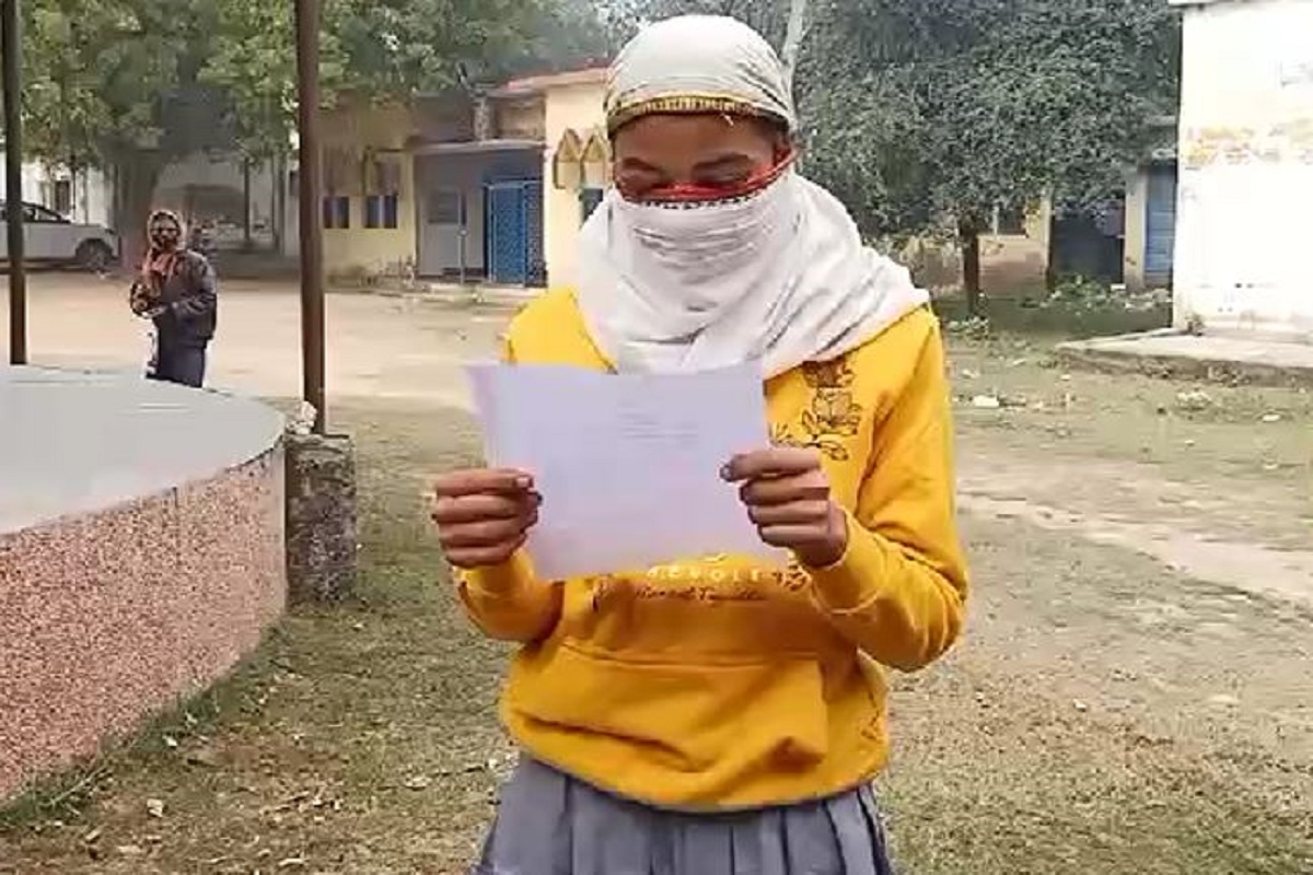 गुरू जी की छात्रा से एकतरफा मोहब्बत! अश्लील मैसेज भेज शारीरिक संबंध बनाने का दबाव…यहां पढ़ें व्हाट्सअप चैट