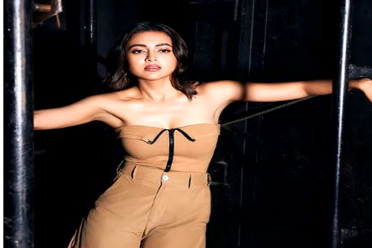 Tejasswi Prakash Latest Photoshoot : तेजस्वी प्रकाश का ये लुक उड़ा देगा आपके होश, तस्वीरें देख फैंस हुए मदहोश