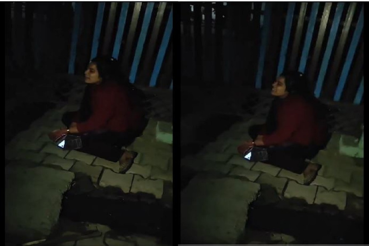 प्रेमी के घर पहुंच शादी की जिद पर अड़ी प्रेमिका, घर छोड़कर फरार हुए लड़के के परिजन..देखें Video