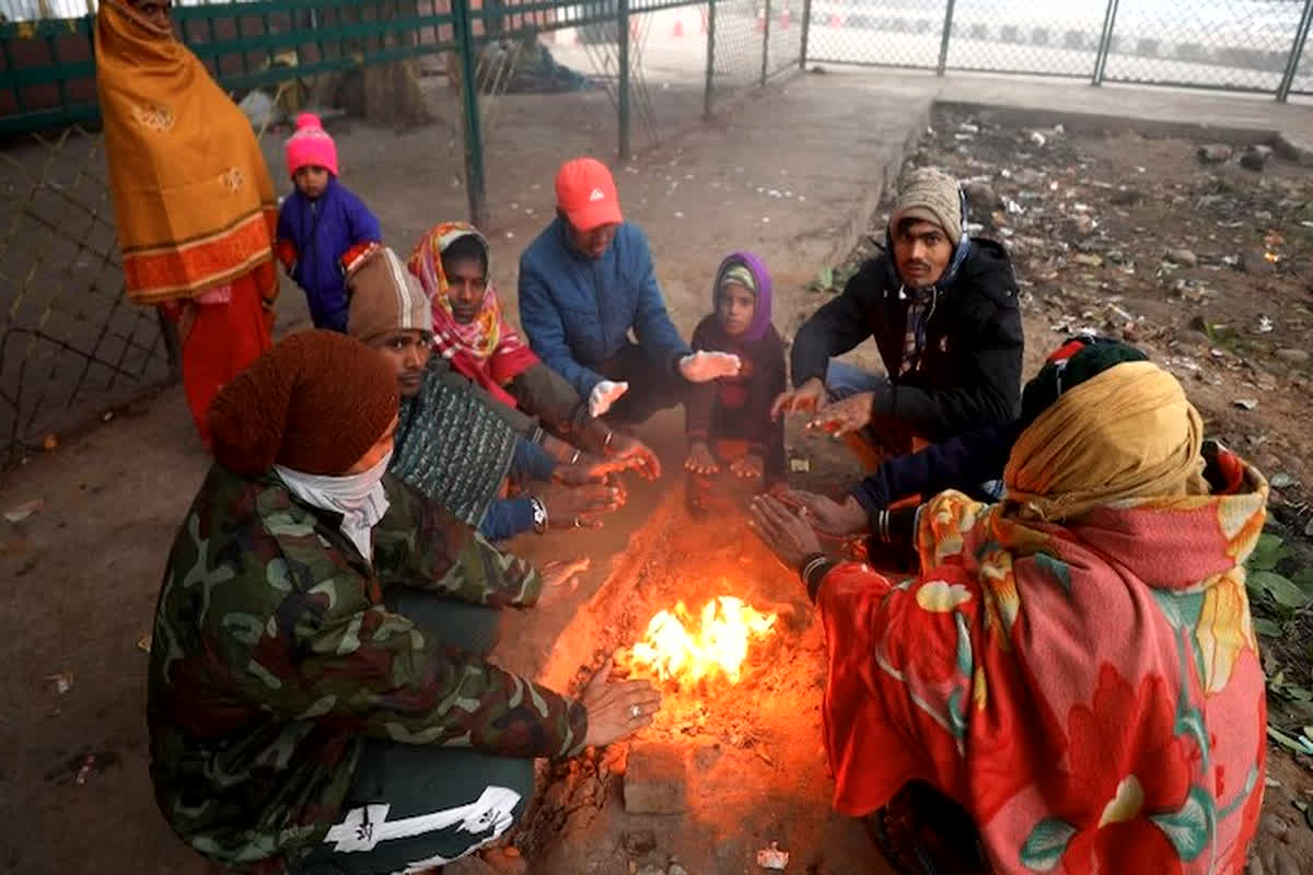 UP Weather Update: प्रचंड शीतलहर का ‘वार’ , अयोध्या में अगले तीन दिनों तक छाया रहेगा कोहरा! जानें IMD का अपडेट