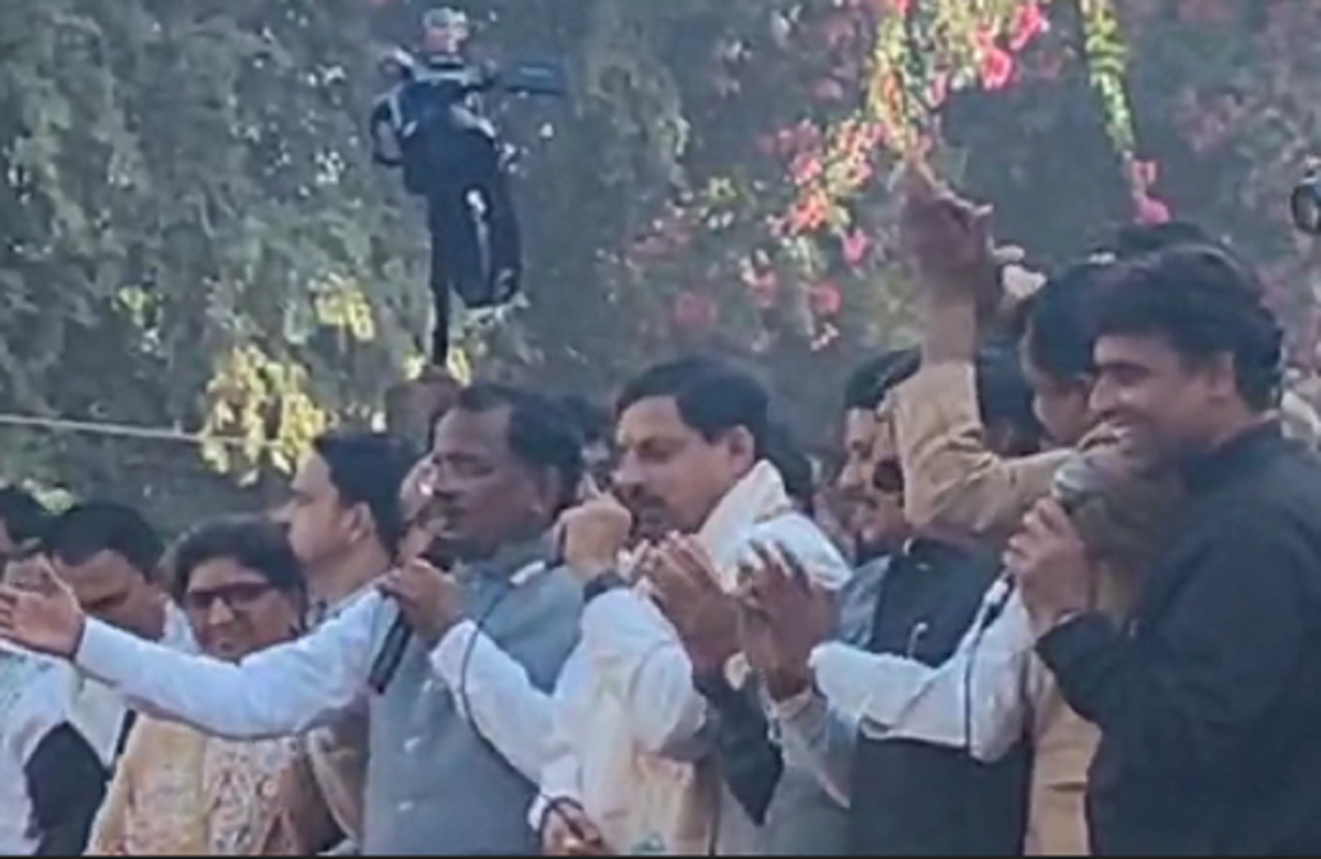 Ujjain News: राहगीरी आनंदोत्सव में शामिल हुए CM मोहन यादव, मकर संक्रांति की बधाई देते हुए बांटे तिल के लड्डू