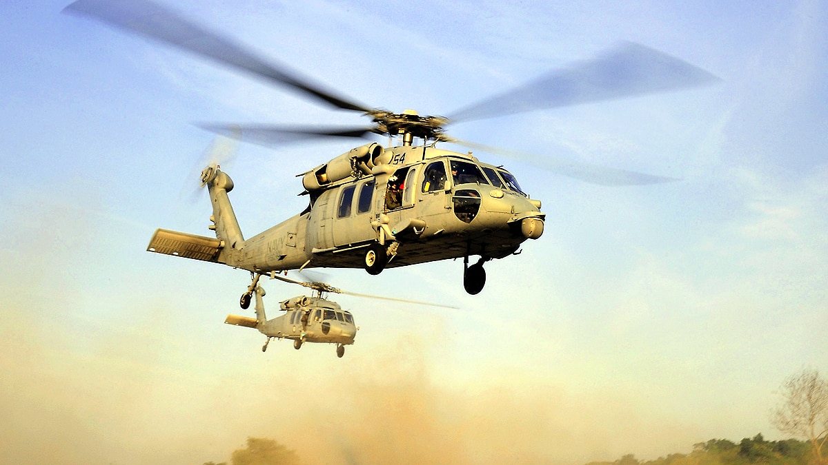 भारतीय मल्टी रोल हेलिकॉप्टर: भारतीय मल्टी रोल हेलिकॉप्टर एक मीडियम लिफ्ट हेलिकॉप्टर होगा। जिसे हिंदुस्तान एयरोनॉटिक्स लिमिटेड बना रही है। माना जा रहा है कि इसे उड़ाने के लिए दो पायलटों की जरूरत होगी। ये एक बार में 24 से 36 सैनिकों को ले जा सकेगा। या फिर 4500 kg वजन उठा सकेगा। इसकी लंबाई 25.12 मीटर, ऊंचाई 6.22 मीटर होगी। अधिकतम 300 km की रफ्तार से उड़ेगा। इसकी रेंज 800 km होगी। अधिकतम 6700 मीटर की ऊंचाई तक जा सकेगा।
