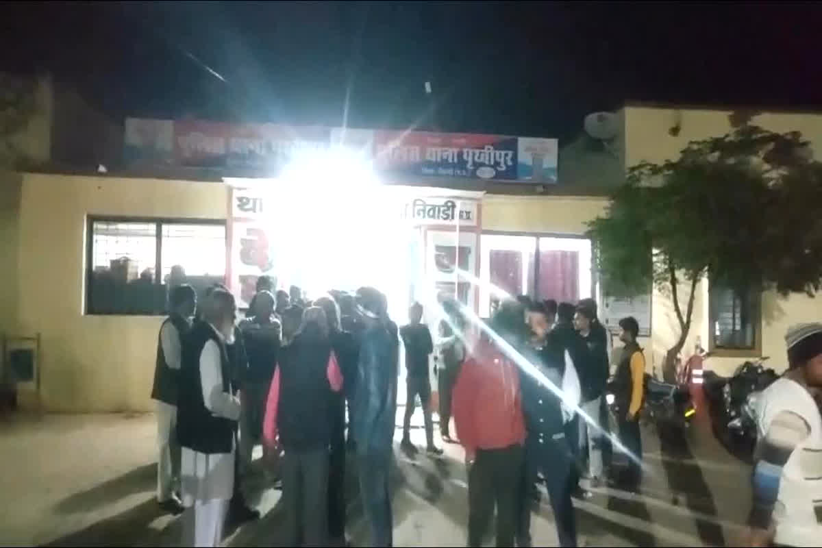 Niwari News: लूट के प्रयास से आए हथियारबंद बदमाशों से भीड़ गया व्यापारी, नाकाम हुई लूट की कोशिश, जानें क्या है मामला