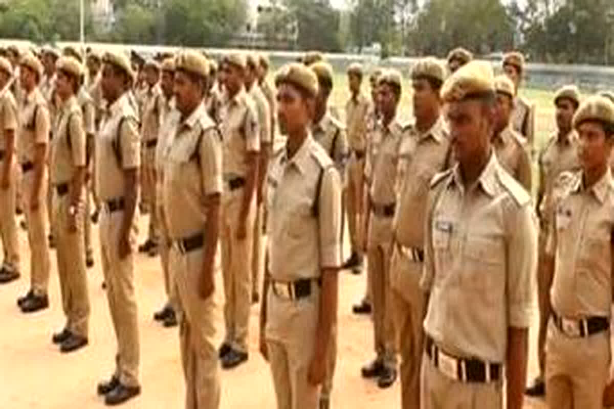 Constable Recruitment: 12वीं पास युवाओं के लिए खुशखबरी, कॉन्स्टेबल सहित इन पदों पर निकली बंपर भर्ती, जल्द करें आवेदन