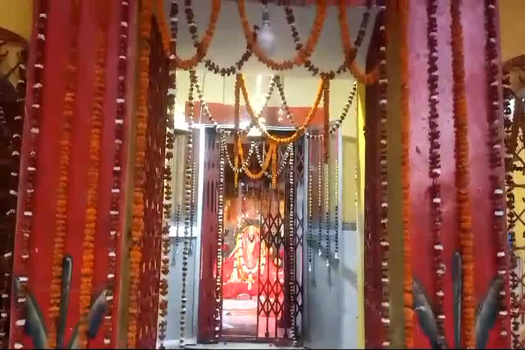 Mahamaya Mandir Me Chori