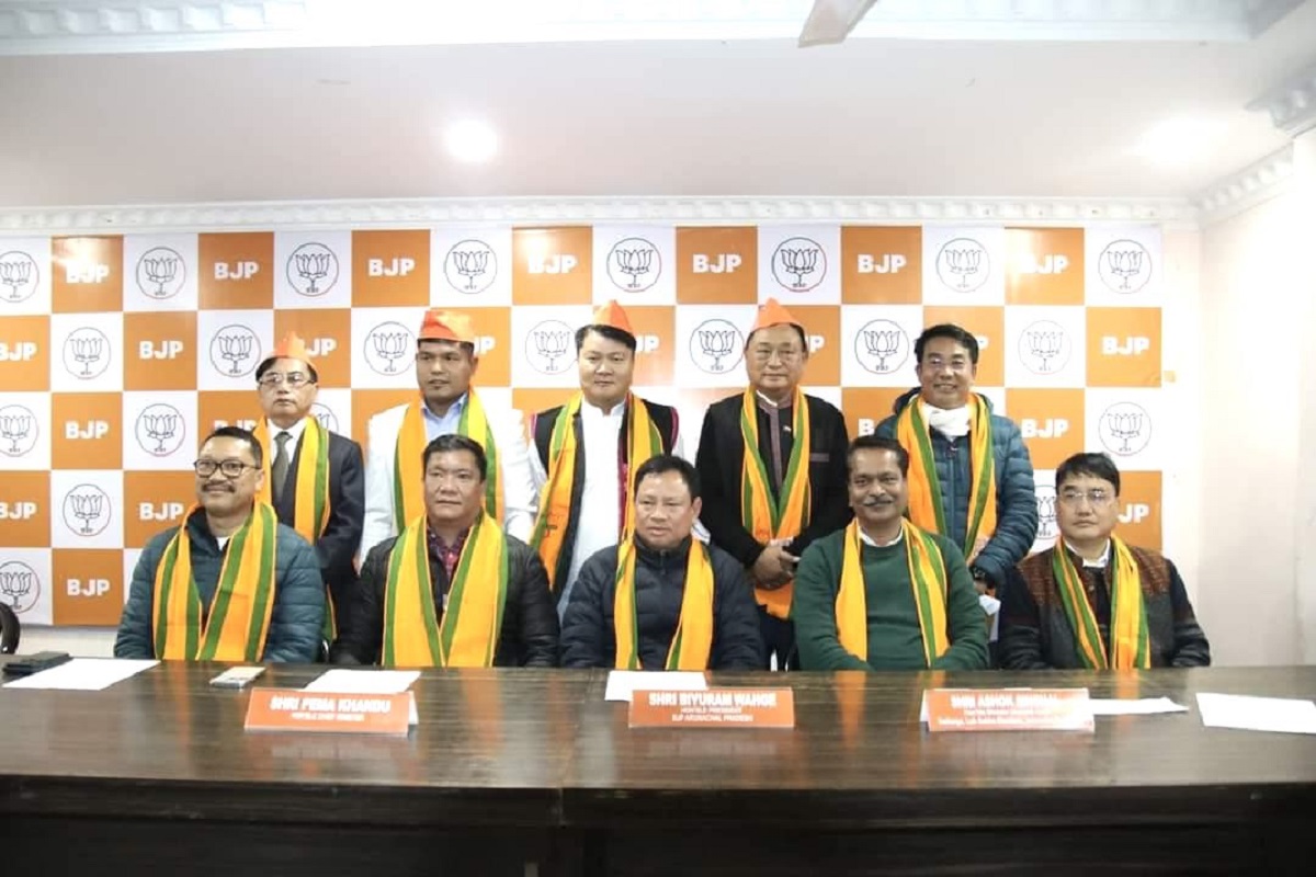 लोकसभा चुनाव से पहले बीजेपी में शामिल हुए 4 विधायक, कांग्रेस और एनपीपी को बड़ा झटका