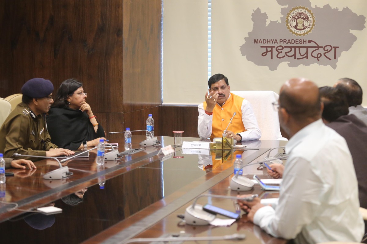 Harda Firecracker Factory Dhamaka: हरदा की घटना पर अलर्ट सरकार, आपात बैठक में अधिकारियों को निर्देश किए जारी