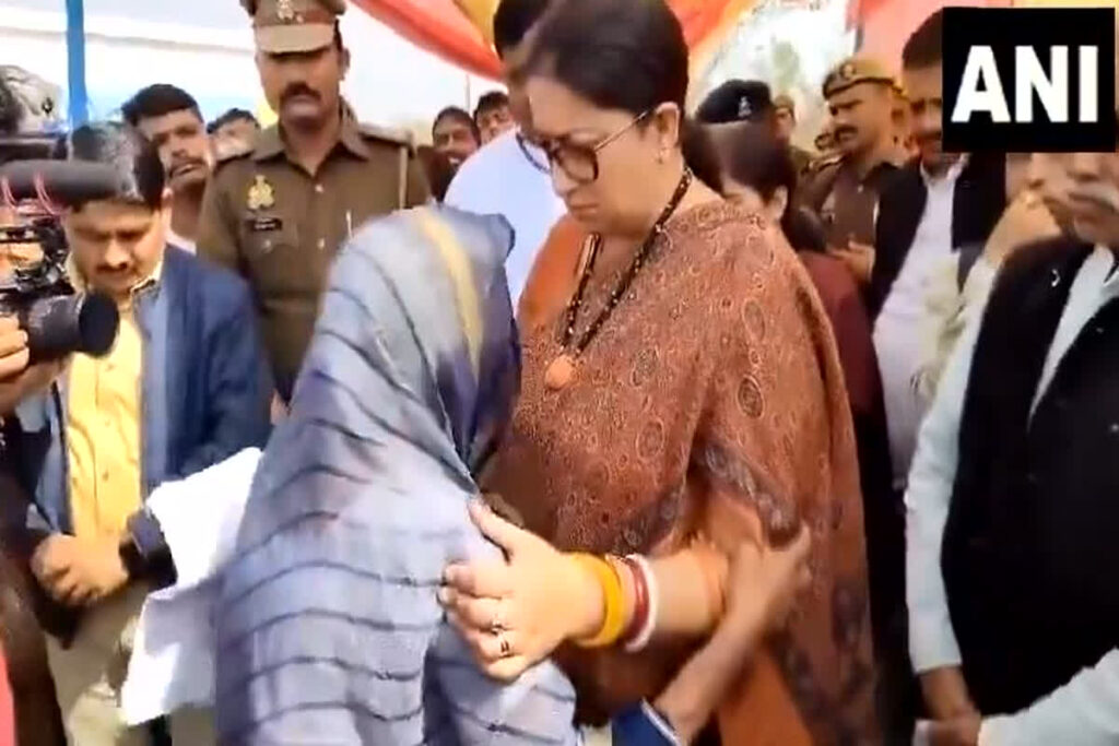 Smriti Irani Jan Samvad Yatra