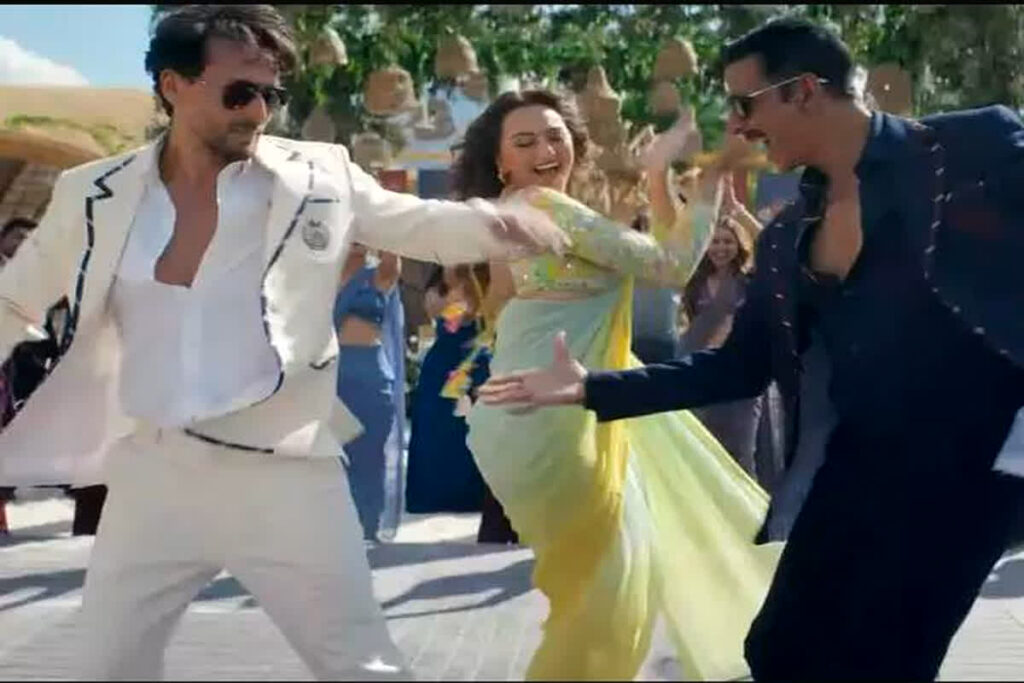 Mast Malang Jhoom Song