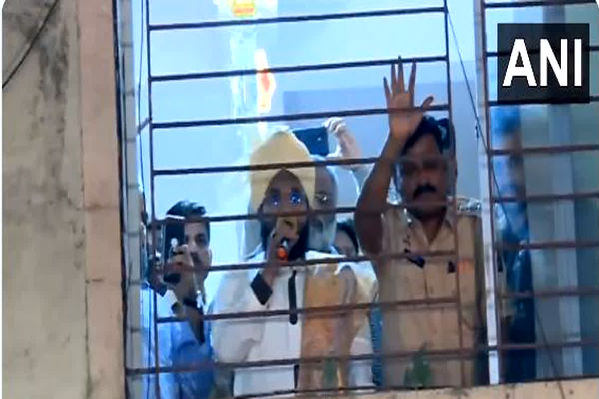 Maulana Mufti Salman Azhari Arrested : मौलाना मुफ्ती सलमान अजहरी गिरफ्तार, समर्थक कर रहे विरोध, भड़काऊ भाषण देने से जुड़ा है मामला