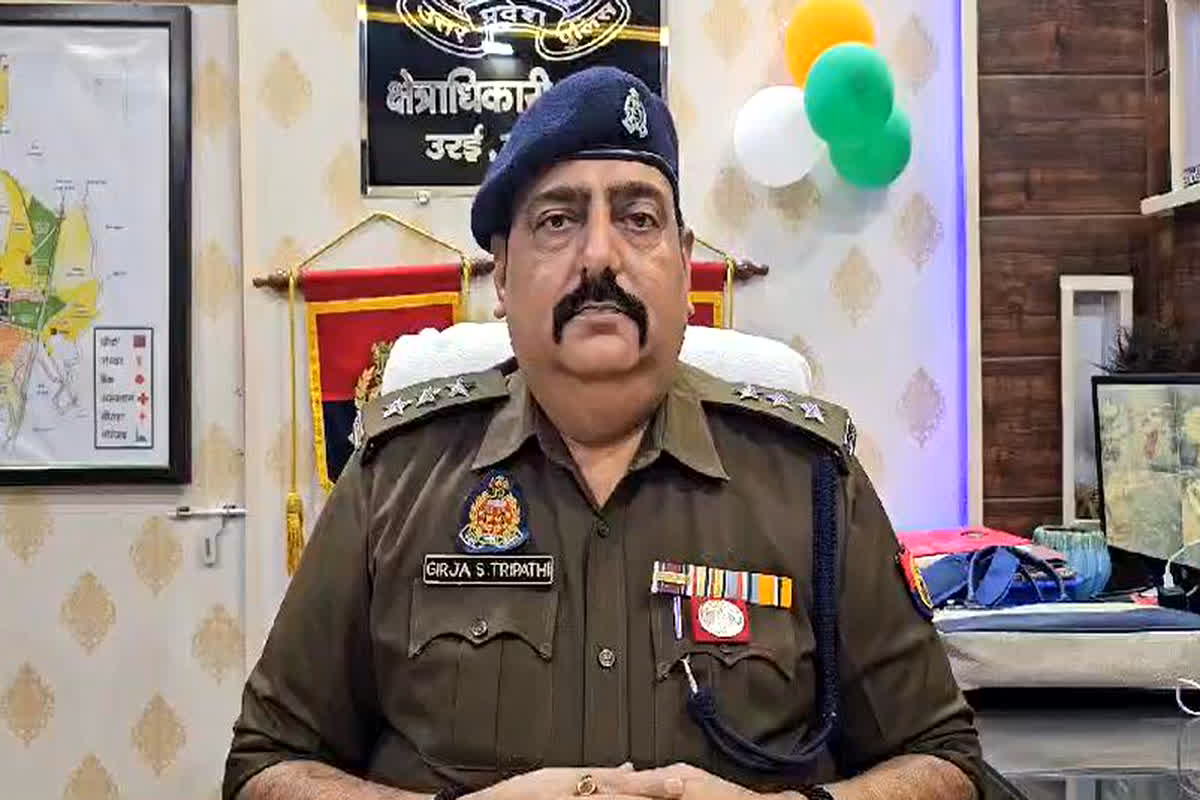 Police Officer call Recording: 4000 लेकर भी दरोगा ने नहीं की आरोपियों के खिलाफ कार्रवाई, कहा- पीएम मोदी की रैली में व्यस्त था, वायरल हुआ बातचीत का ऑडियो