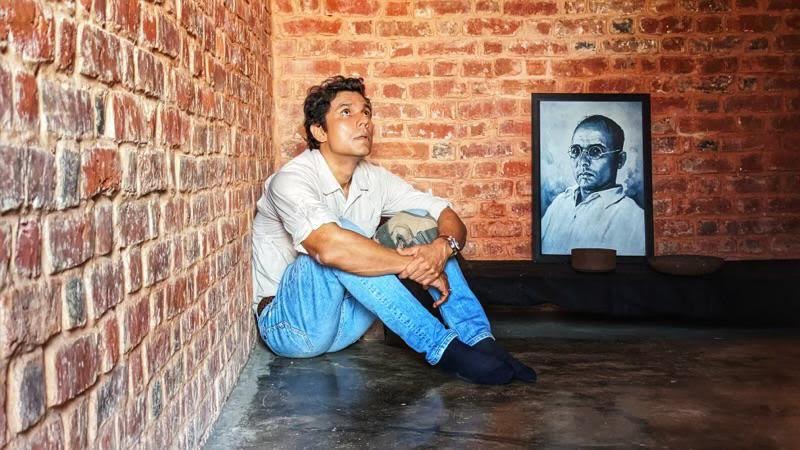 वीर सावरकर को उनकी पुण्यतिथि पर याद करते हुए रणदीप हुड्डा ने भावभीनी श्रद्धांजलि पोस्ट की