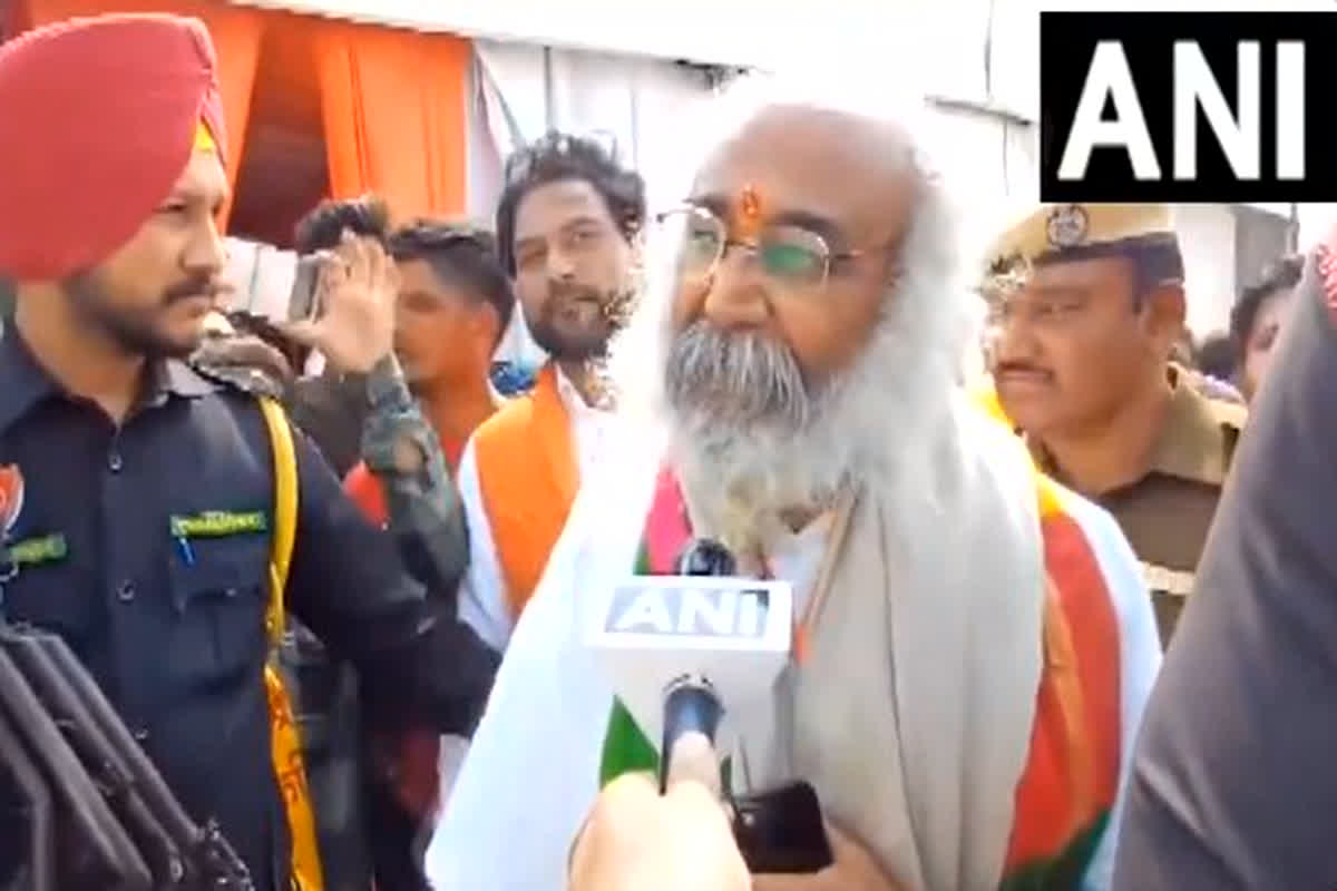 Acharya Pramod Krishnam: ‘नरेंद्र मोदी जैसा नहीं हो सकता कोई दूसरा प्रधानमंत्री’, आचार्य प्रमोद कृष्णम का बड़ा बयान