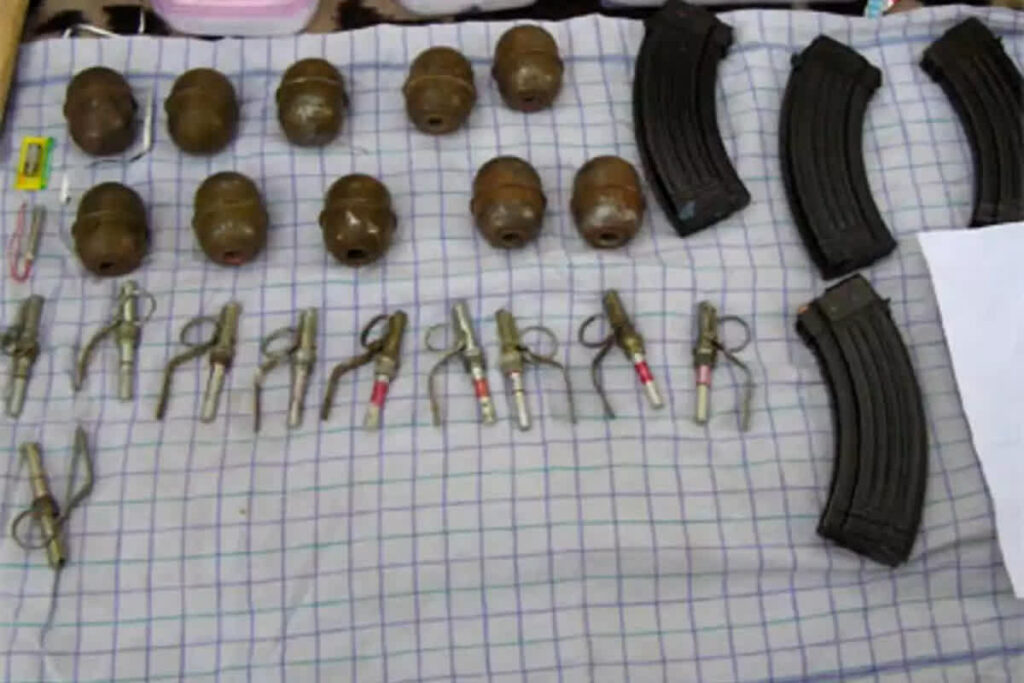 54 detonators found at Kalyan station