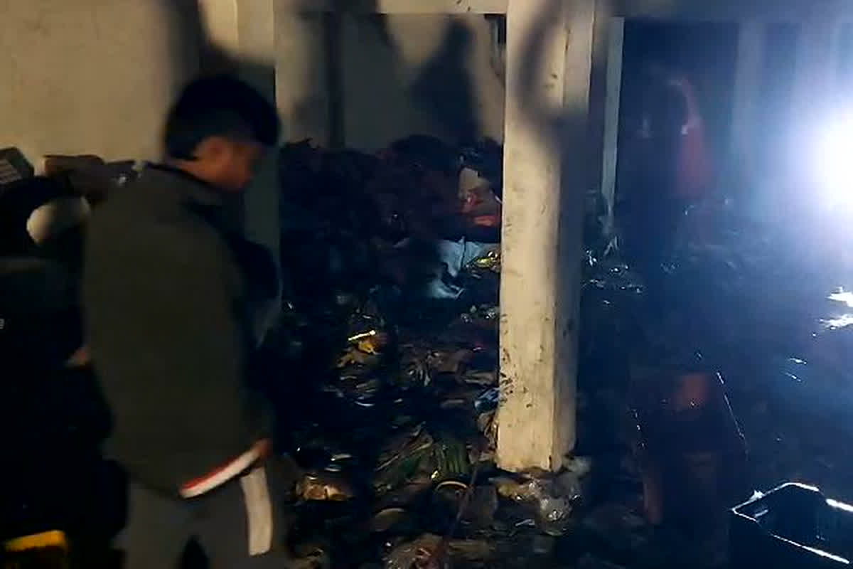 Harda News: पटाखा फैक्ट्री ब्लास्ट मामले में बड़ा खुलासा, हादसे के 9 दिन बाद मिले दो डंपर पटाखें, पुलिस प्रशासन के उड़े होश