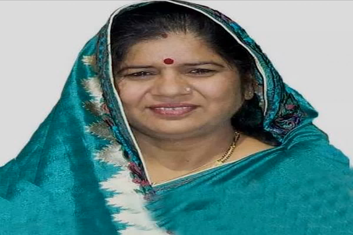 Imarti Devi: पूर्व मंत्री इमरती देवी ने जताई लोकसभा चुनाव लड़ने की इच्छा, कांग्रेस पार्टी पर निशाना साधते हुए कही ये बात