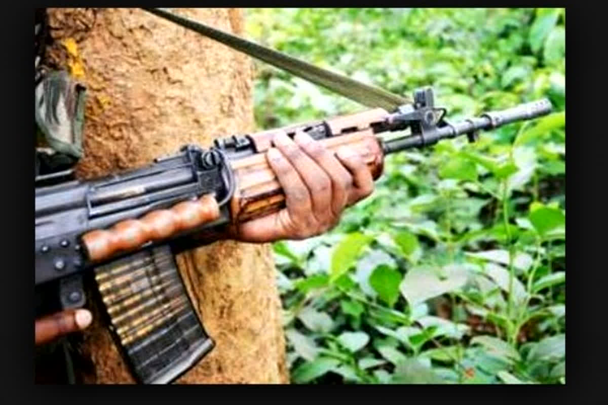 Kanker Naxal News: सरहद पर पुलिस और नक्सलियों के बीच हुई मुठभेड़, जवानों को भारी पड़ता देख भाग निकले माओवादी..