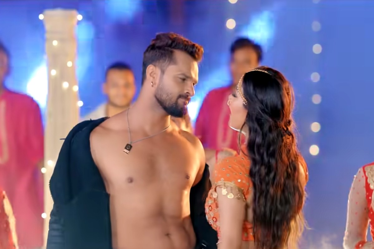 Namrata Malla-Khesari Lal Romantic Video : खेसारी लाल यादव ने नम्रता मल्ला के साथ किया जमकर रोमांस, माहौल हुआ गर्म, वीडियो देख फटी रह जाएंगी आंखें