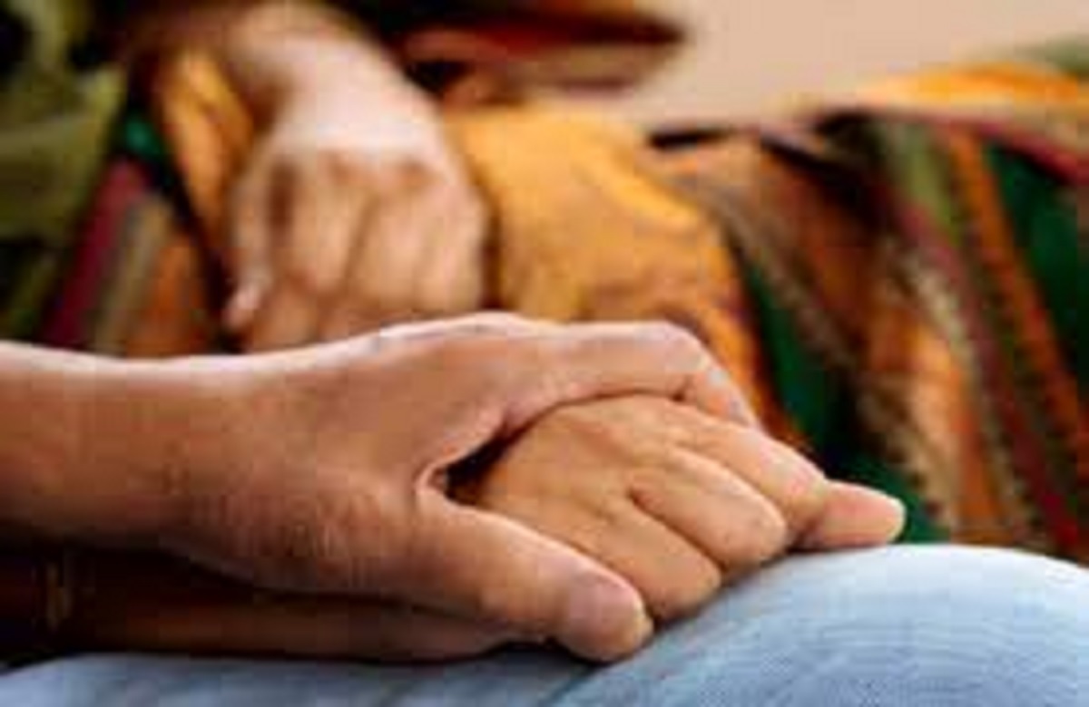 गैर मर्द के साथ इस हालत में मिली मां, पिता संग मिलकर बेटे ने किया ये कांड, देखकर पुलिस भी रह गई दंग