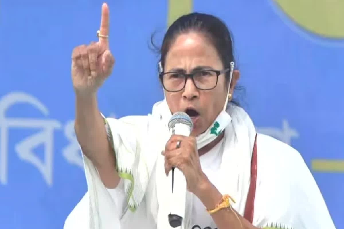 Mamata Banerjee on AADHAAR Card: ‘आधार कार्ड को निष्क्रिय करना राजनीतिक खेल’, ममता बनर्जी ने केंद्र पर साधा निशाना…