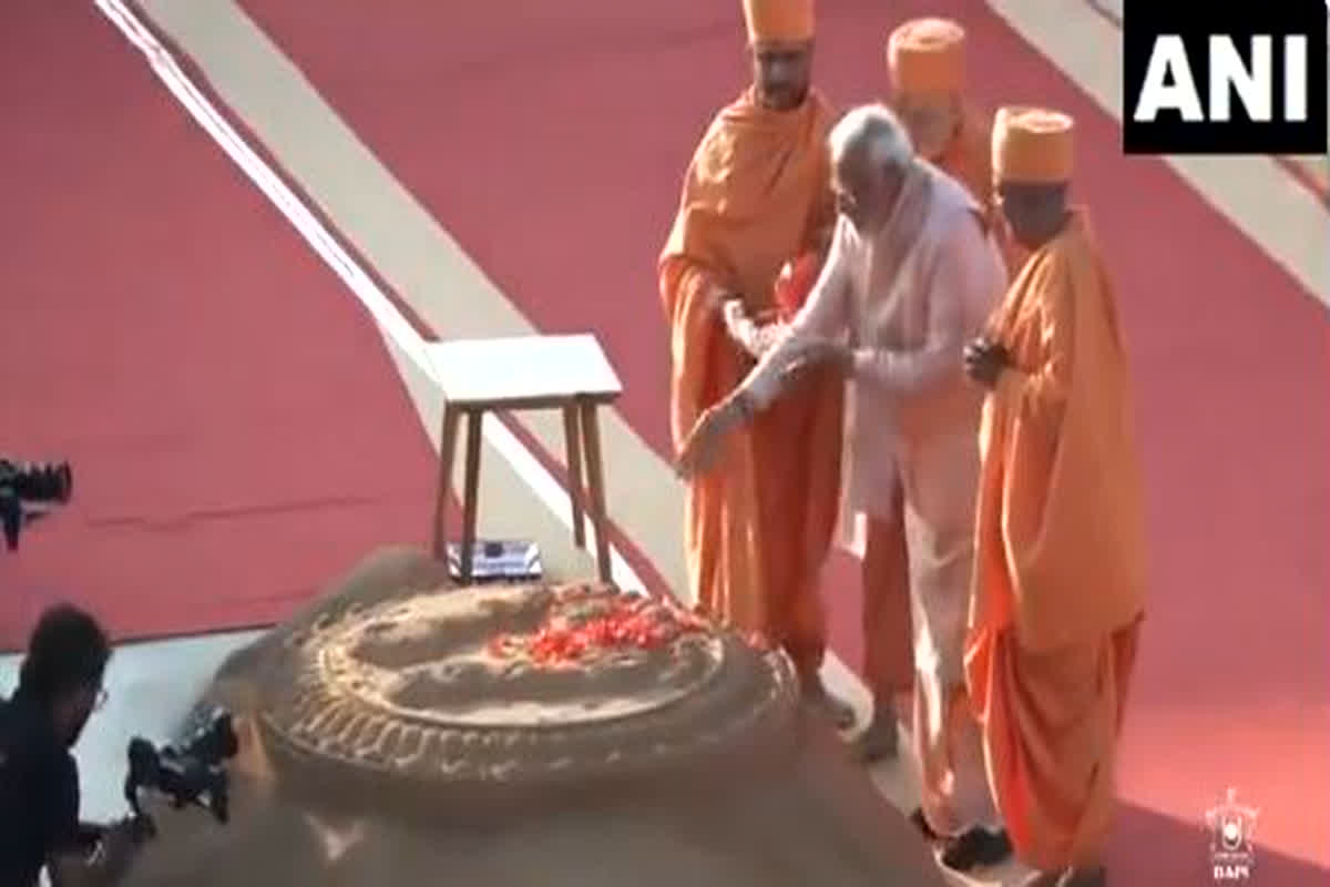 UAE Hindu Mandir Inaugurates: मुस्लिम देशों में पहले हिंदू मंदिर का राजतिलक, पीएम मोदी ने किया उद्घाटन