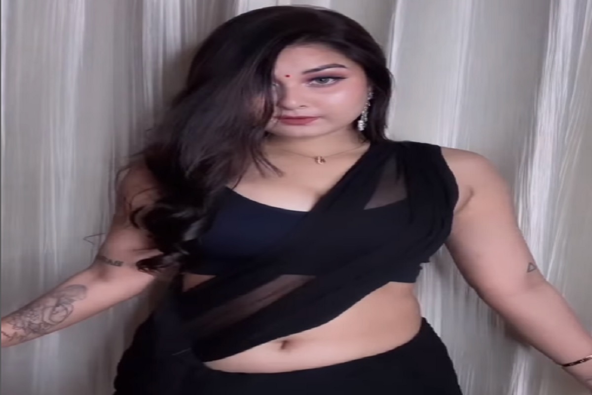Marathi Model Sexy Video : मराठी मॉडल ने ब्लैक साड़ी में बिखेरा हुस्न का जलवा, वीडियो देख आप बभी हो जाएंगे बेकाबू
