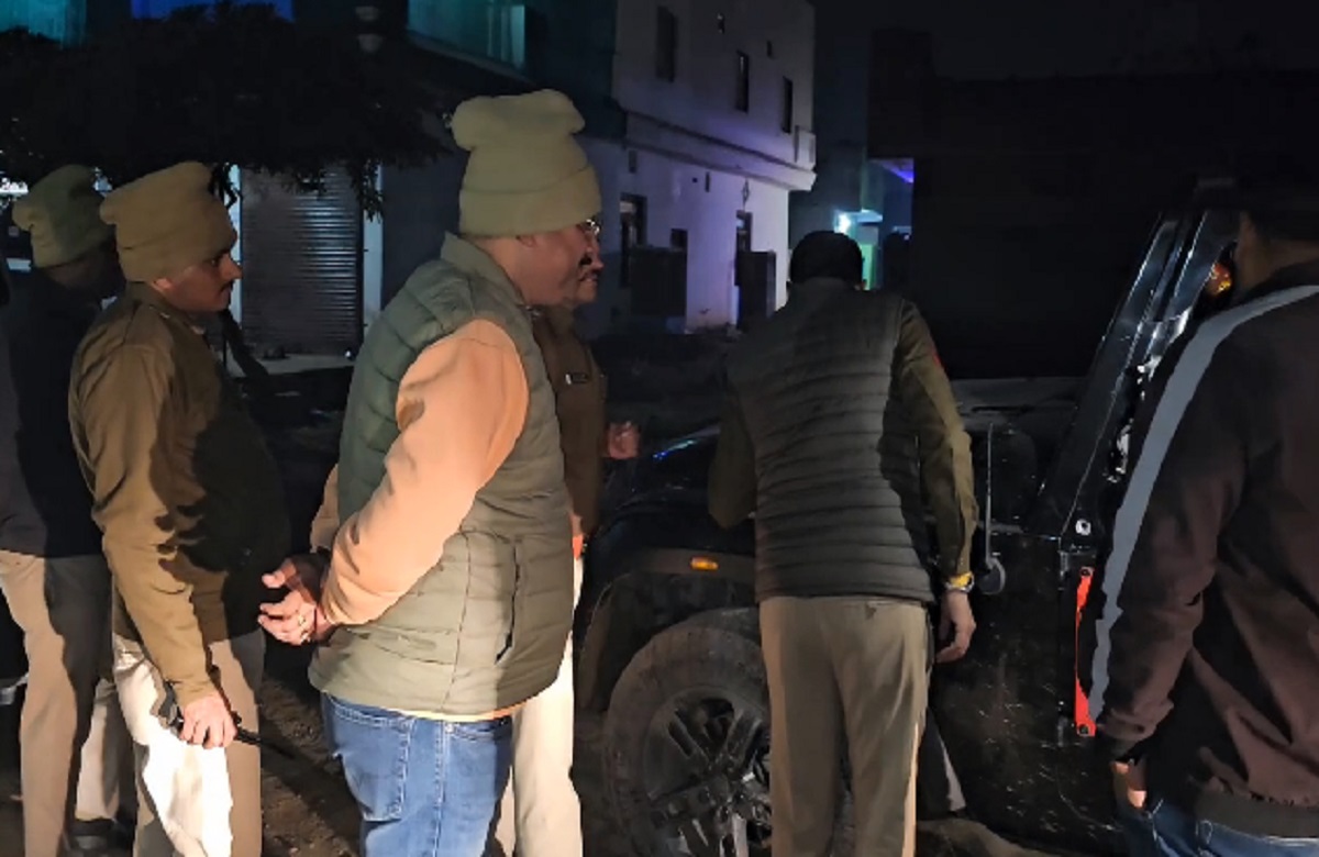 Morena Crime News: बेखौफ बदमाशों ने कार चालक पर की ताबड़तोड़ फायरिंग, घटना के बाद इलाके में फैली दहशत