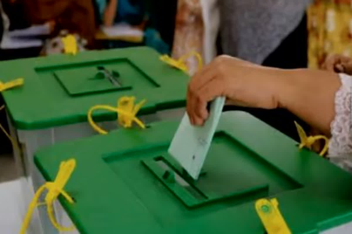 Pakistan Election 2024: महिलाओं को पांच फीसदी टिकट देने के मामले में HC ने निर्वाचन आयोग को भेजा निर्देश…