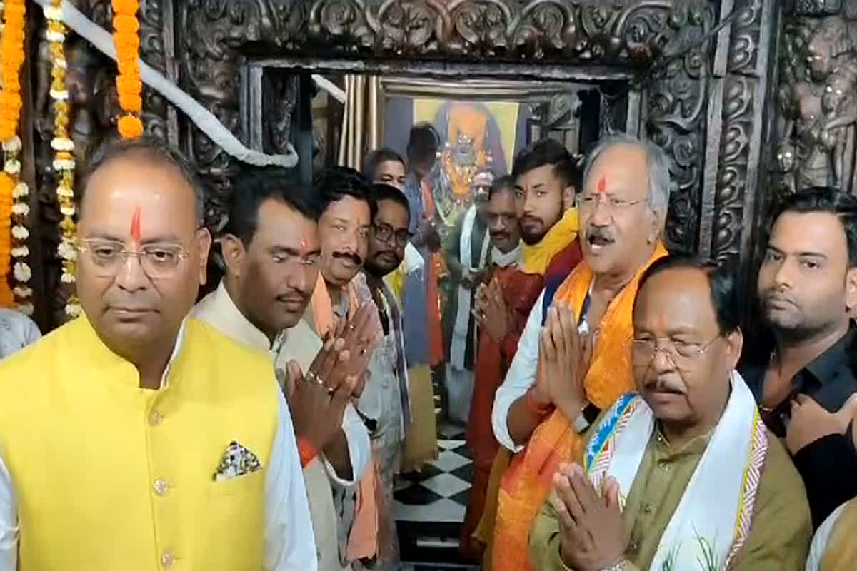 Rajim Kumbh Kalpa 2024: राजिम पहुंचे शिक्षा मंत्री बृजमोहन अग्रवाल, राजीव लोचन मंदिर में की पूजा-अर्चना