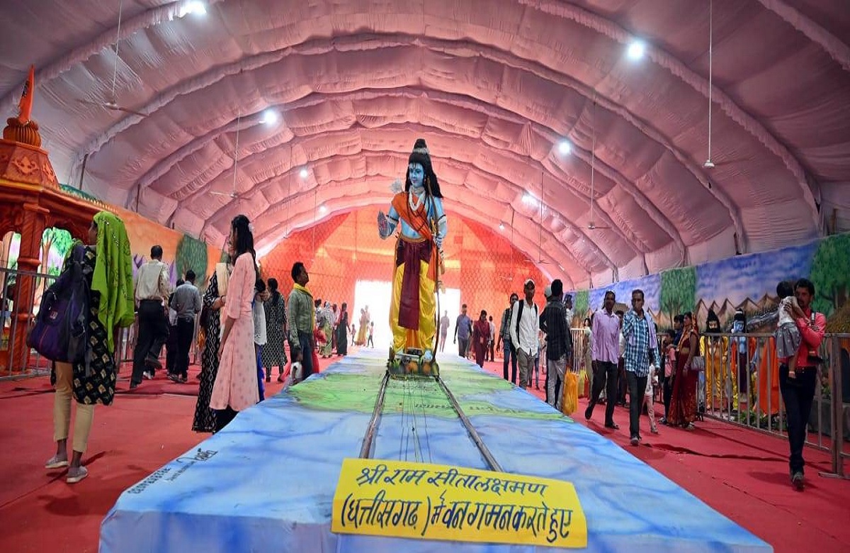 Rajim Kumbh Kalpa Mela: मुख्यमंत्री साय की पहल से लौटी राजिम कुंभ कल्प की भव्यता, श्री राम के जीवन पर आधारित झांकी का हो रहा प्रदर्शन