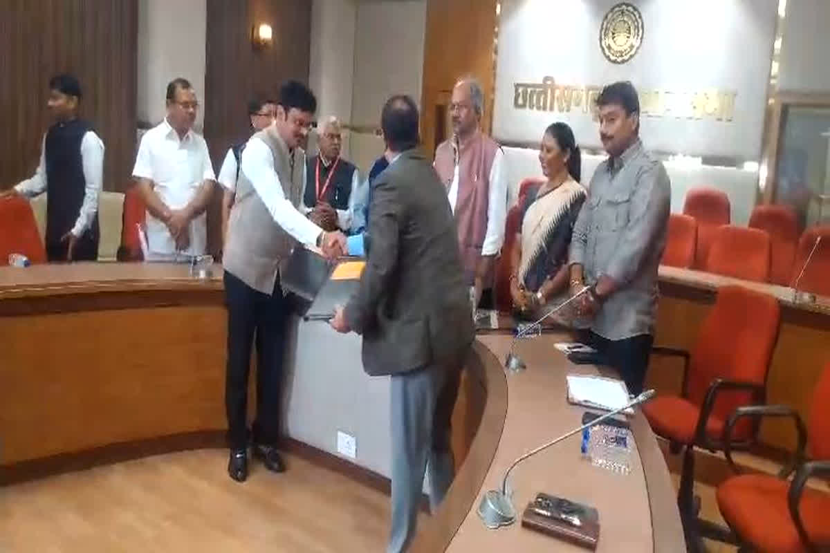 Ramlala Darshan Yojana : एक महीने में छत्तीसगढ़ के 34 सौ यात्री करेंगे रामलला के दर्शन, IRCTC और पर्यटन मंडल के बीच हुआ MOU