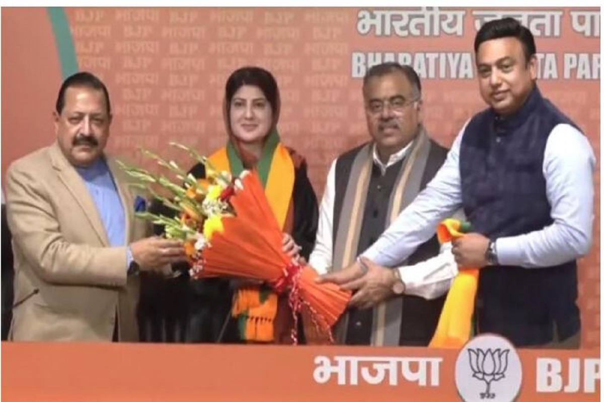 जम्मू कश्मीर में नेशनल कांफ्रेंस को झटका! पूर्व वरिष्ठ नेता शहनाज गनई भाजपा में शामिल