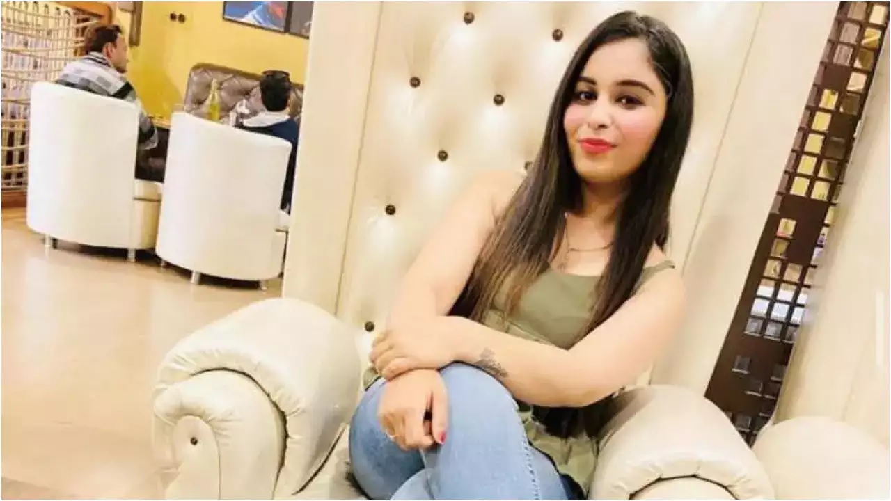 Honey Trap Girl Sonia Keswani: हुस्न का मायाजाल, रईसों को प्रेमजाल में फंसाकर ब्लैकमेल करती थी लड़की, जानें कौन है सोनिया केसवानी?