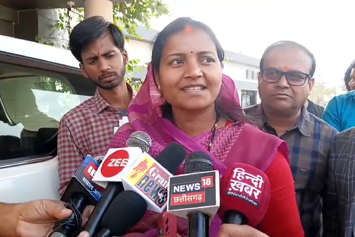 Lakshmi Rajwade Big Statement: ‘राहुल गांधी आए या कोई और फर्क नहीं पड़ेगा, केंद्र में मोदी सरकार ही बनेगी’- मंत्री लक्ष्मी राजवाड़े