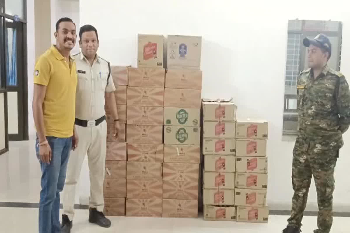 Hoshangabad News: आचार सहिंता लगते ही एक्शन में पुलिस प्रशासन, भारी मात्रा में लाखों की अंग्रेजी शराब किए जब्त