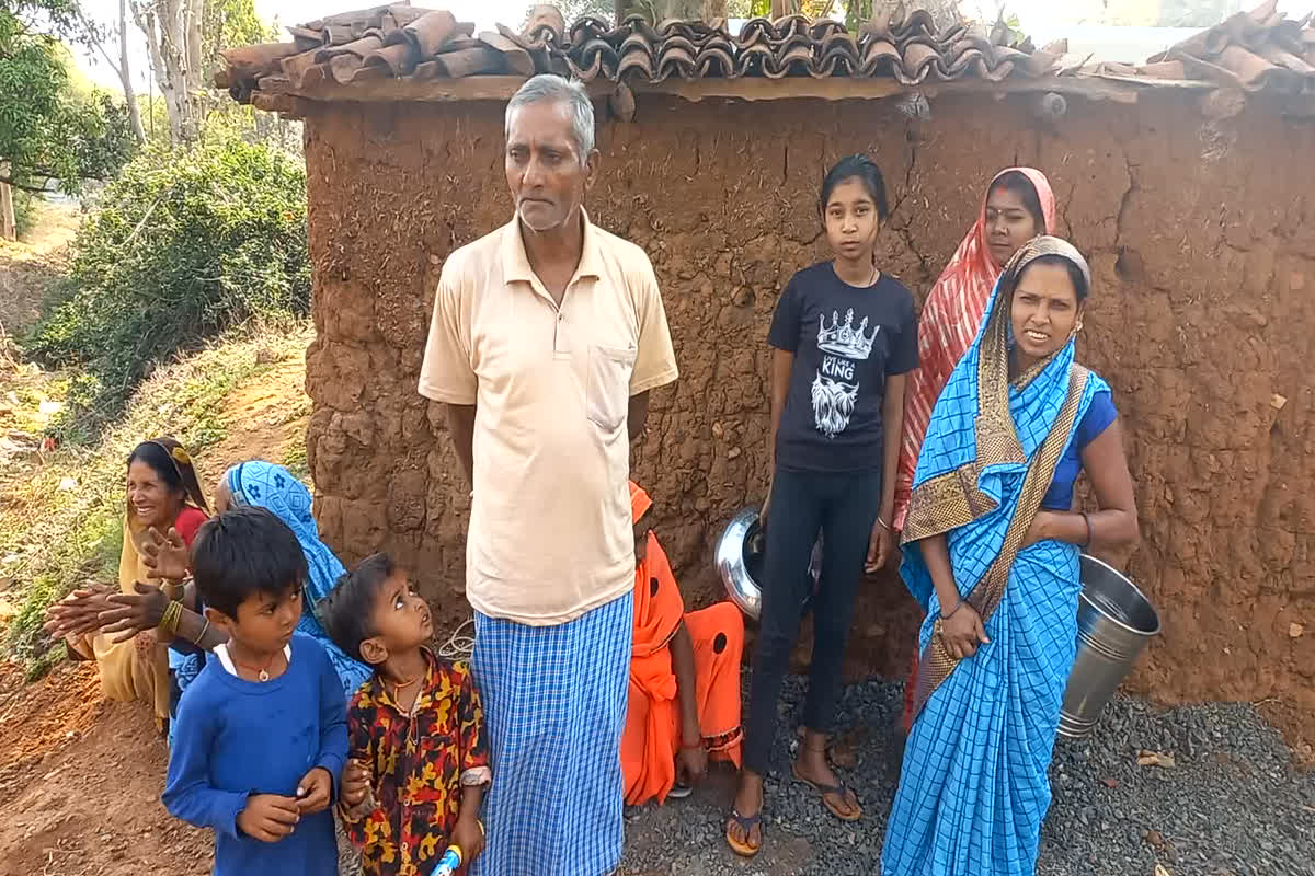 Water crisis in Sonpurkala: जल क्रांति लाने जहां किया करोड़ों खर्च वो गांव ही रह गया प्यासा… बूंद-बूंद पानी के लिए तरस रहे ग्रामीण