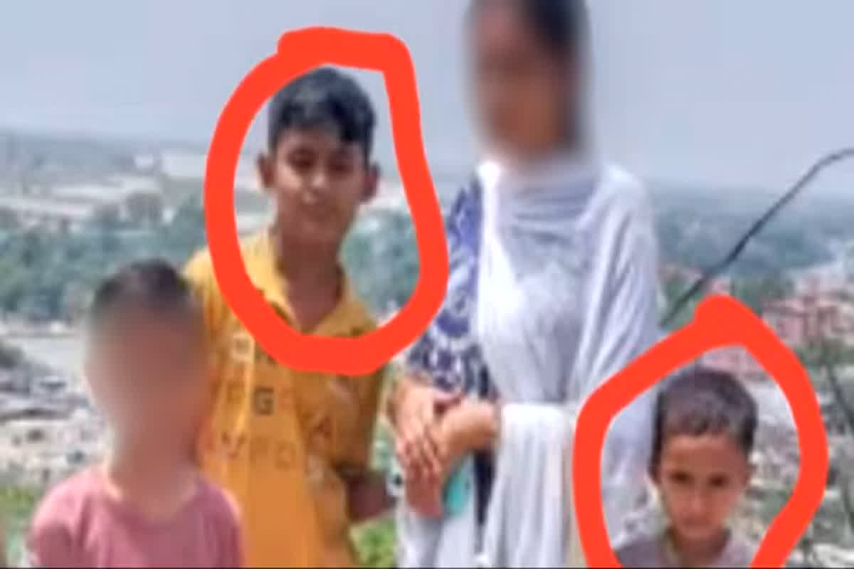 Budaun Double Murder Case: पहले घर आकर मदद के लिए मांगे पैसे, फिर छत में टहलने के बहाने दो मासूमों का रेता गला, दिल दहला देगी बदायूं कांड की कहानी