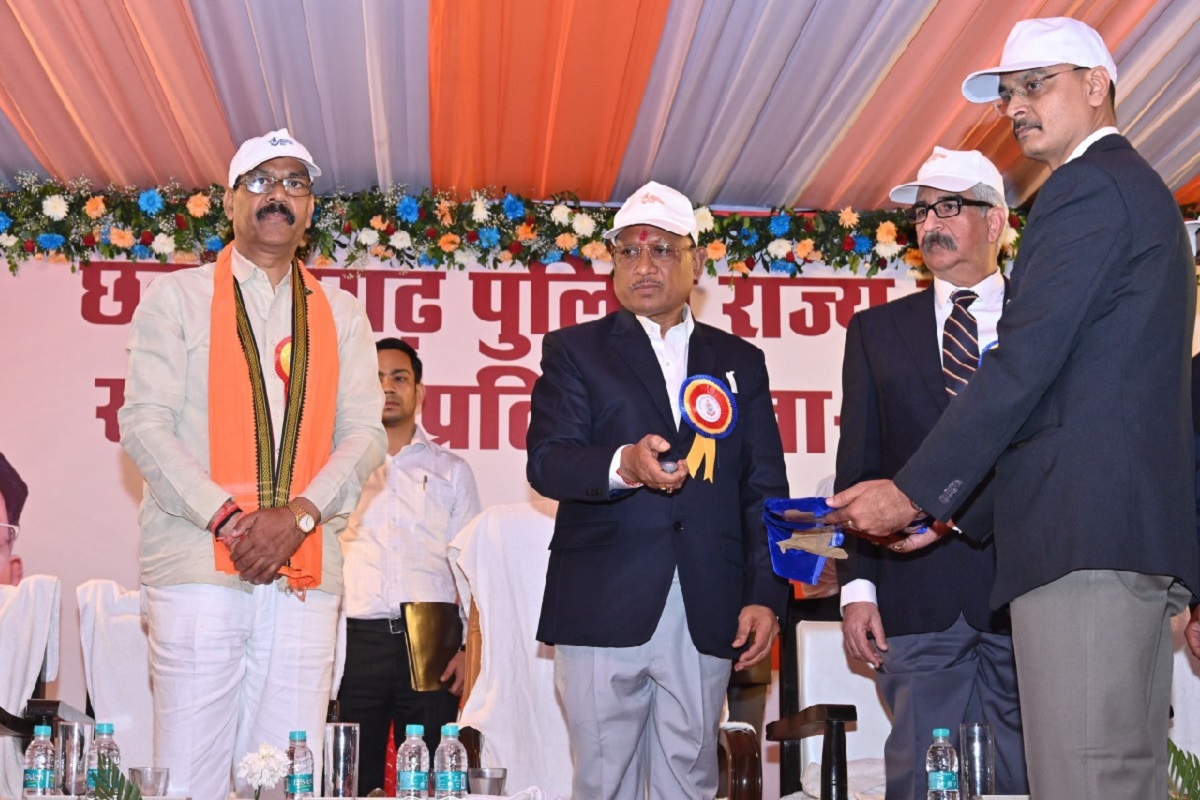 CG Poilce New Application: प्रदेश की पुलिसिंग हो रही एडवांस.. शुरू हुए ये दो नए App.. अब 100 किमी के भीतर के हर CCTV की मिल सकेगी जानकारी