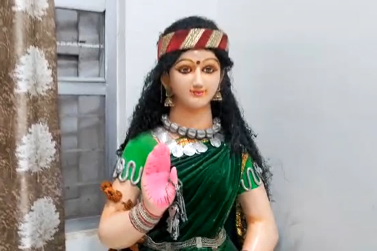 Chhattisgarh Mahatari ka Apman: ‘छत्तीसगढ़ महतारी’ के अपमान…! चाबी स्टैंड के रूप में होता है कलेक्टर कार्यालय में रखी मूर्ति का उपयोग