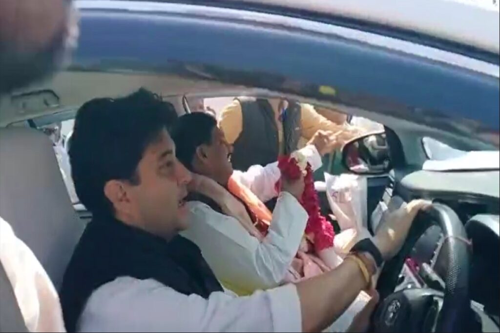 Jyotiraditya Scindia Driving Video