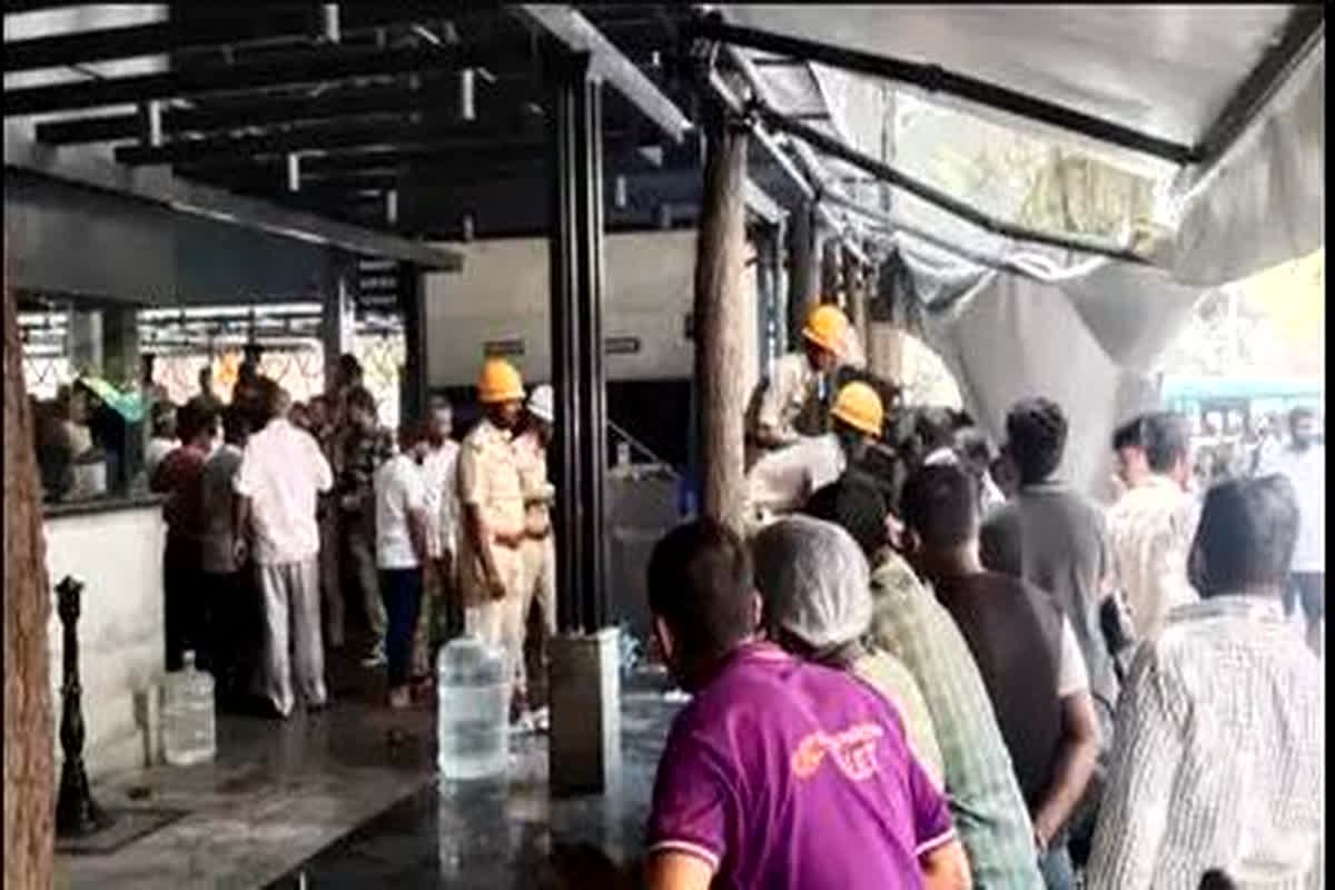 Blast in Rameshwaram Cafe : शहर के मशहूर कैफे में हुआ विस्फोट, तीन स्टाफ समेत चार लोग हुए घायल