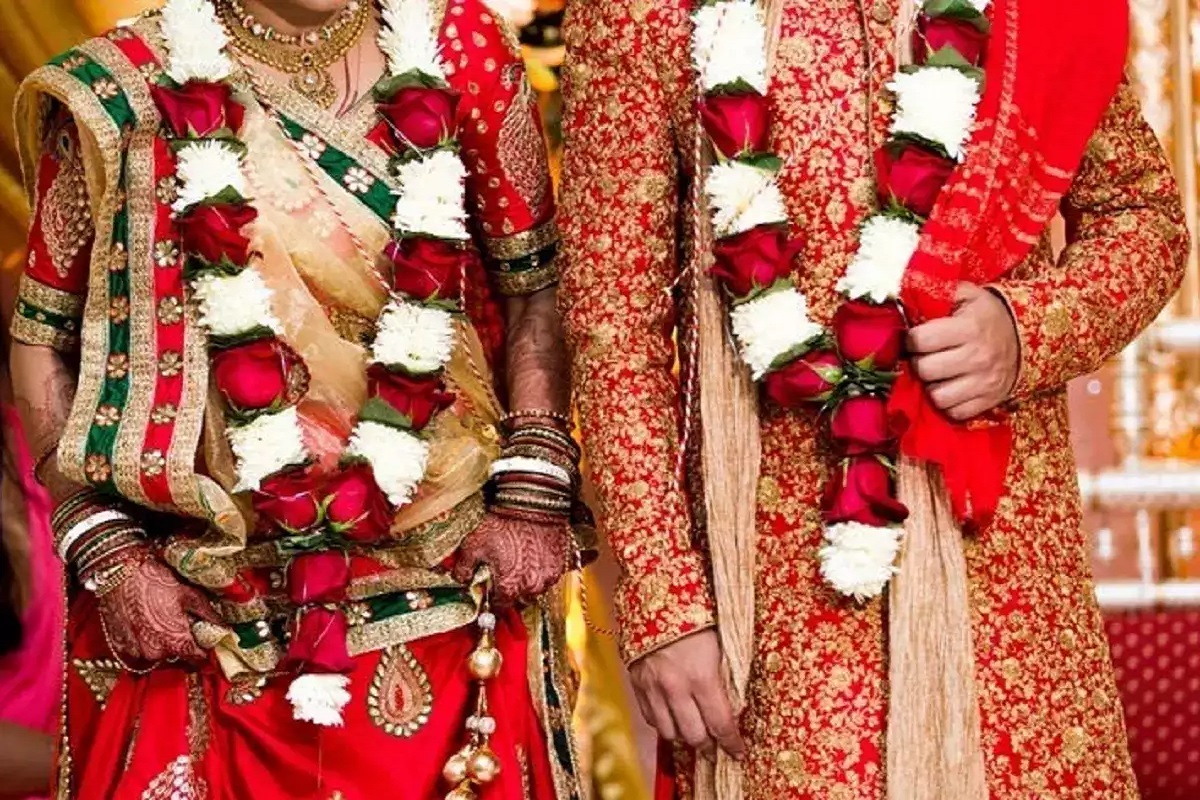 Chachi Marry with Bhatiji : शादी के कुछ दिन बाद ही चाची ने फिर भरी भतीजी की मांग, बोली- मुझे खुश नहीं कर पाते पति