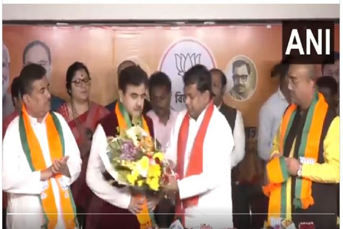 हाईकोर्ट के न्यायाधीश पद से इस्तीफा देने के बाद भाजपा में शामिल हुए अभिजीत गंगोपाध्याय