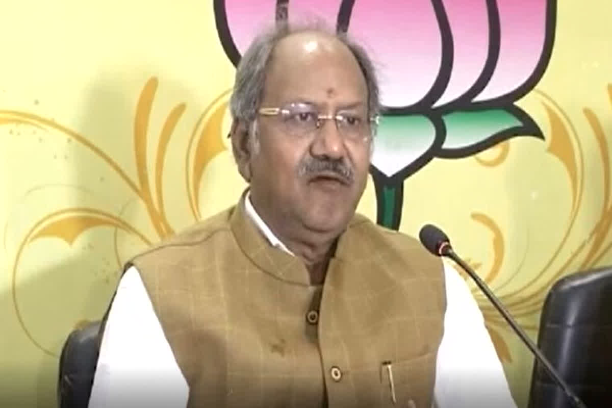 Brijmohan Agrawal PC: कैबिनेट मंत्री ने प्रेस कॉन्फ्रेंस कर कांग्रेस पर साधा निशाना, कहा- राजनीतिक लोगों पर अपराध दर्ज करने का इतिहास हमारा नहीं…