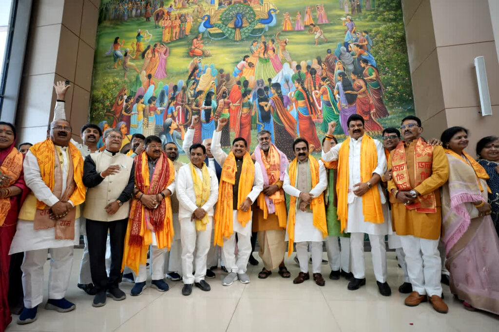 Mohan Cabinet Ramlala Darshan